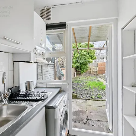 Cosy Tottenham Apartment Sleeps 4 London Exterior photo