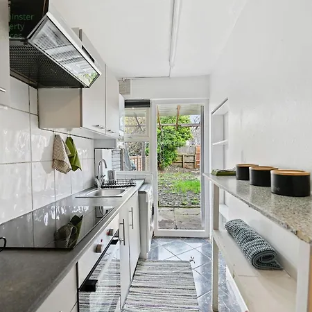 Cosy Tottenham Apartment Sleeps 4 London Exterior photo